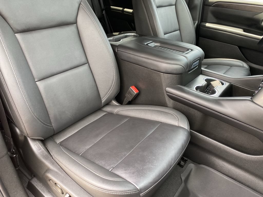 Used 2024 Chevrolet Tahoe LT AWD/4WD image 35