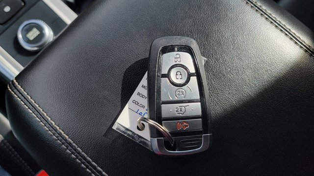 Used 2022 Ford Explorer XLT w/ Equipment Group 202A image 33