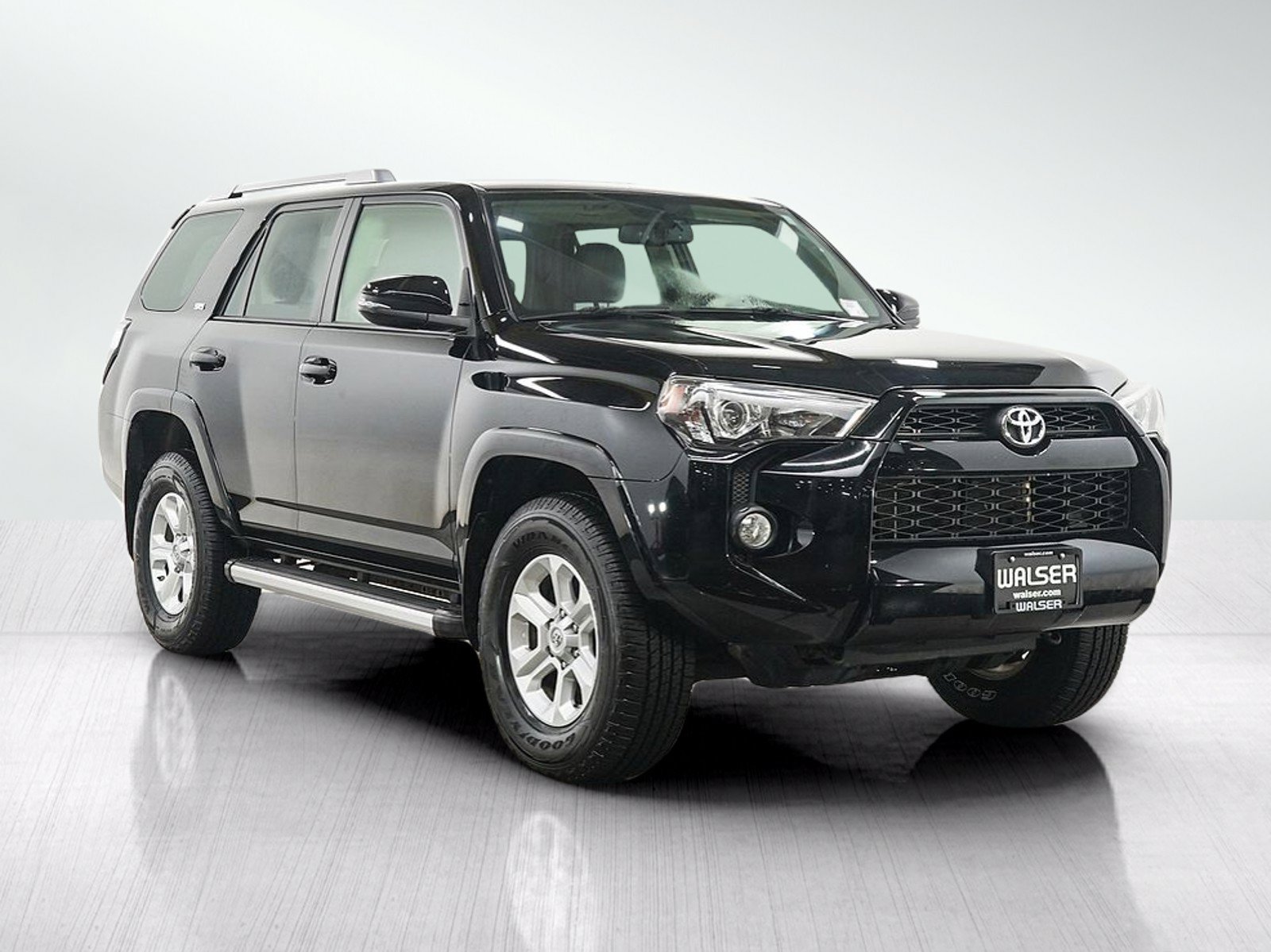 Used 2015 Toyota 4Runner SR5 Premium AWD/4WD image 7