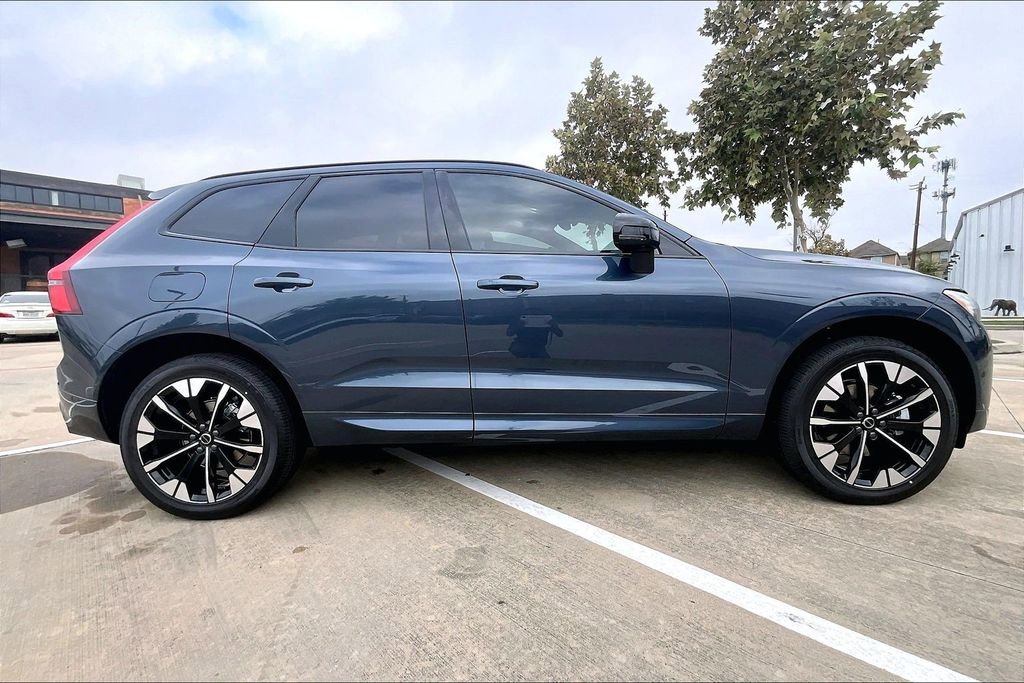 New 2026 Volvo XC60 B5 Plus w/ Protection Package Premier AWD/4WD image 22