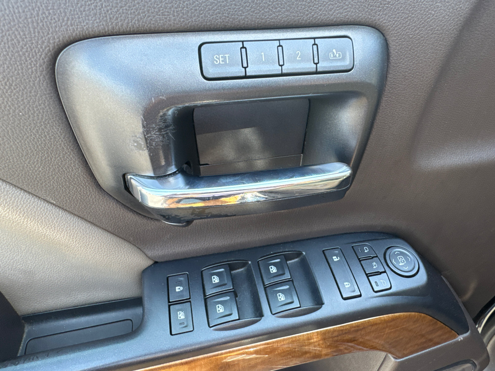 Used 2016 Chevrolet Silverado 1500 LTZ w/ Sport Package AWD/4WD image 12