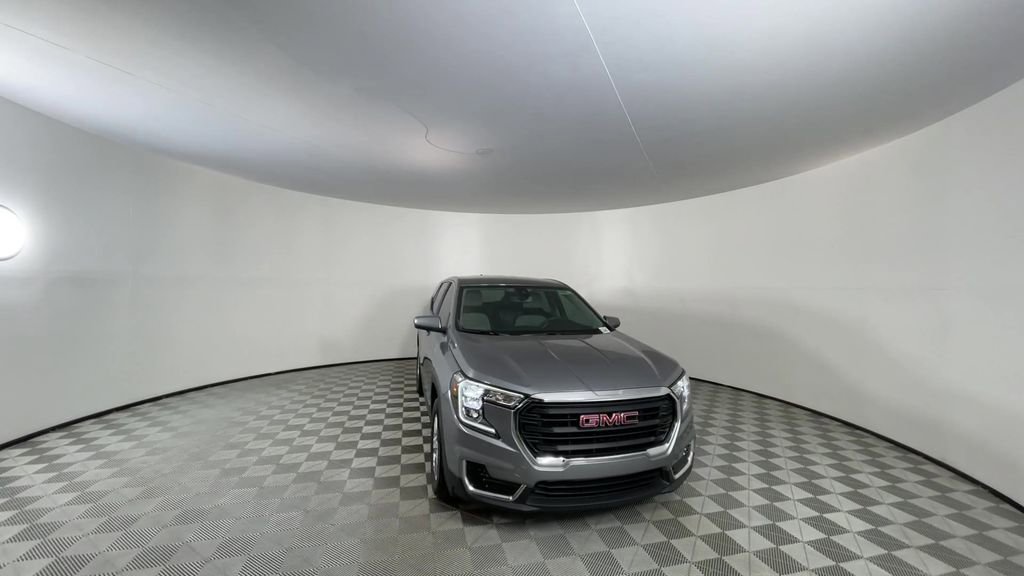 Used 2023 GMC Terrain SLE FWD image 3