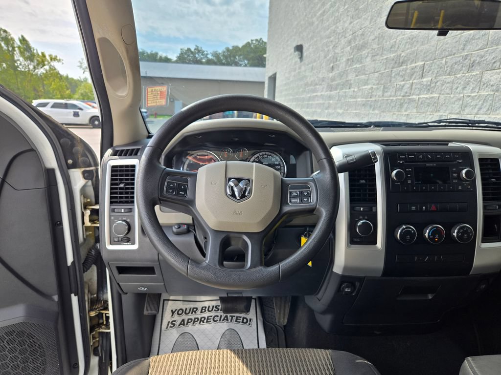 Used 2012 RAM 1500 Classic SLT AWD/4WD image 30