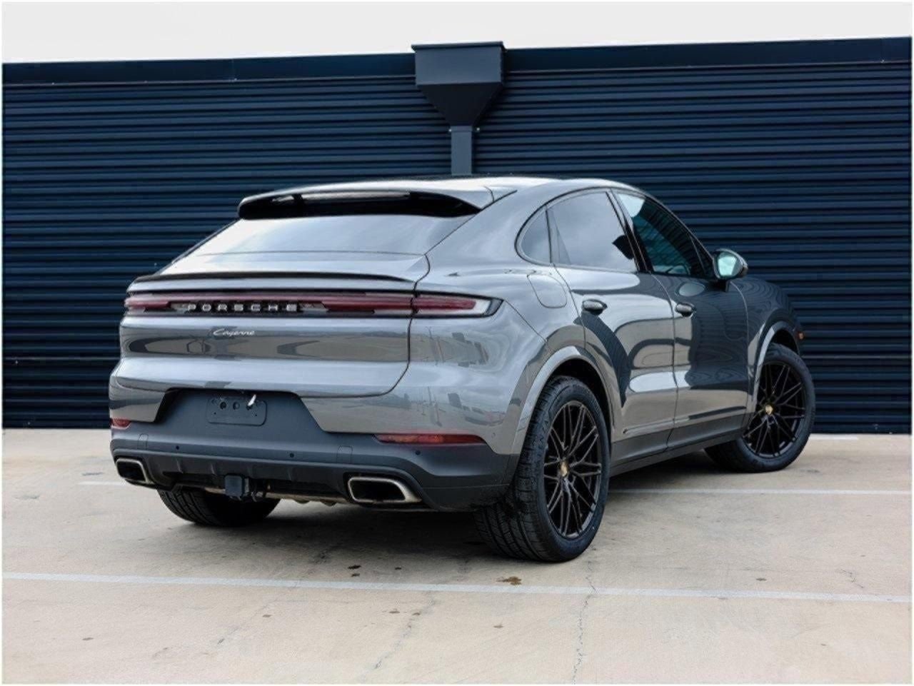 Certified 2025 Porsche Cayenne Coupe image 7