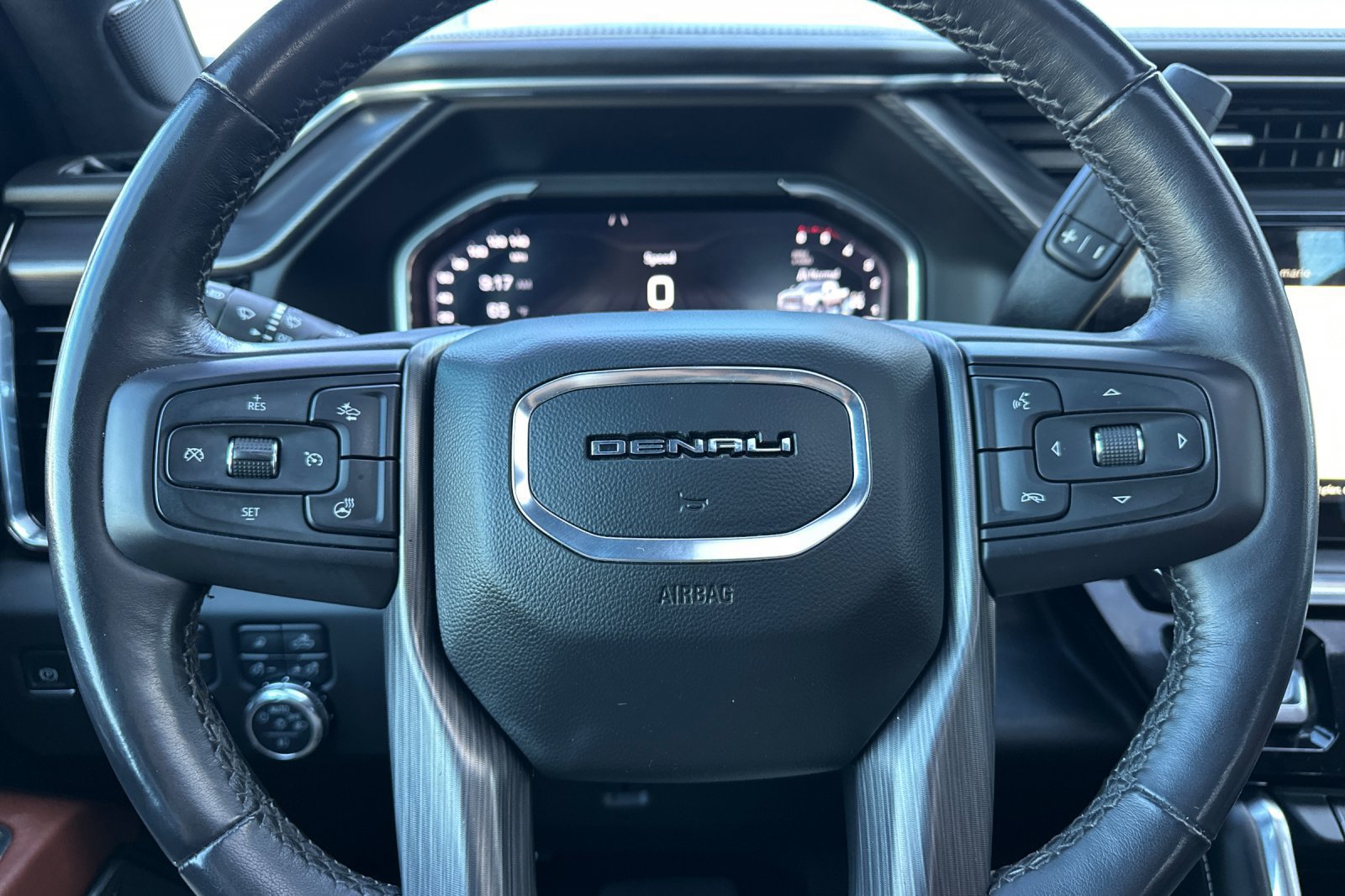 Used 2024 GMC Sierra 2500 Denali Ultimate AWD/4WD image 23