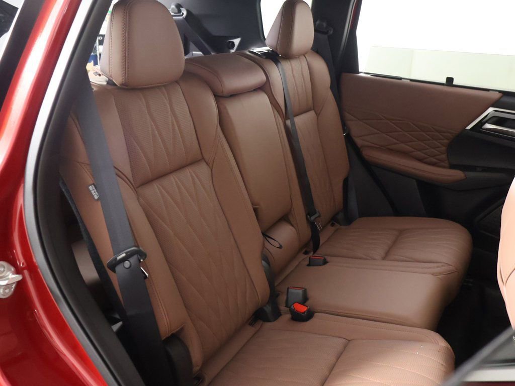 New 2026 Mitsubishi Outlander SEL FWD image 39