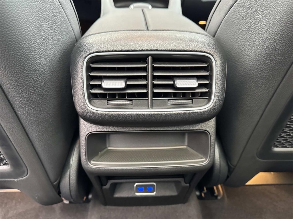 Used 2024 Mercedes-Benz GLE 350 4MATIC w/ Winter Package image 15