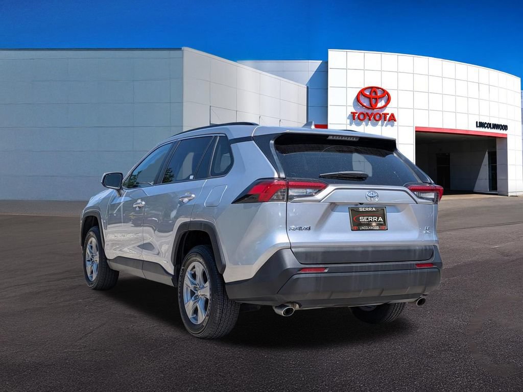 Used 2025 Toyota RAV4 XLE AWD/4WD image 12