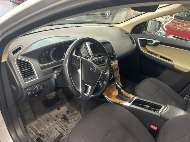 Used 2017 Volvo XC60 T6 Inscription w/ Preferred Option Package image 14