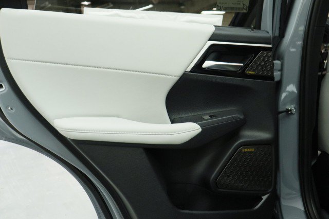 New 2026 Mitsubishi Outlander SE FWD image 25
