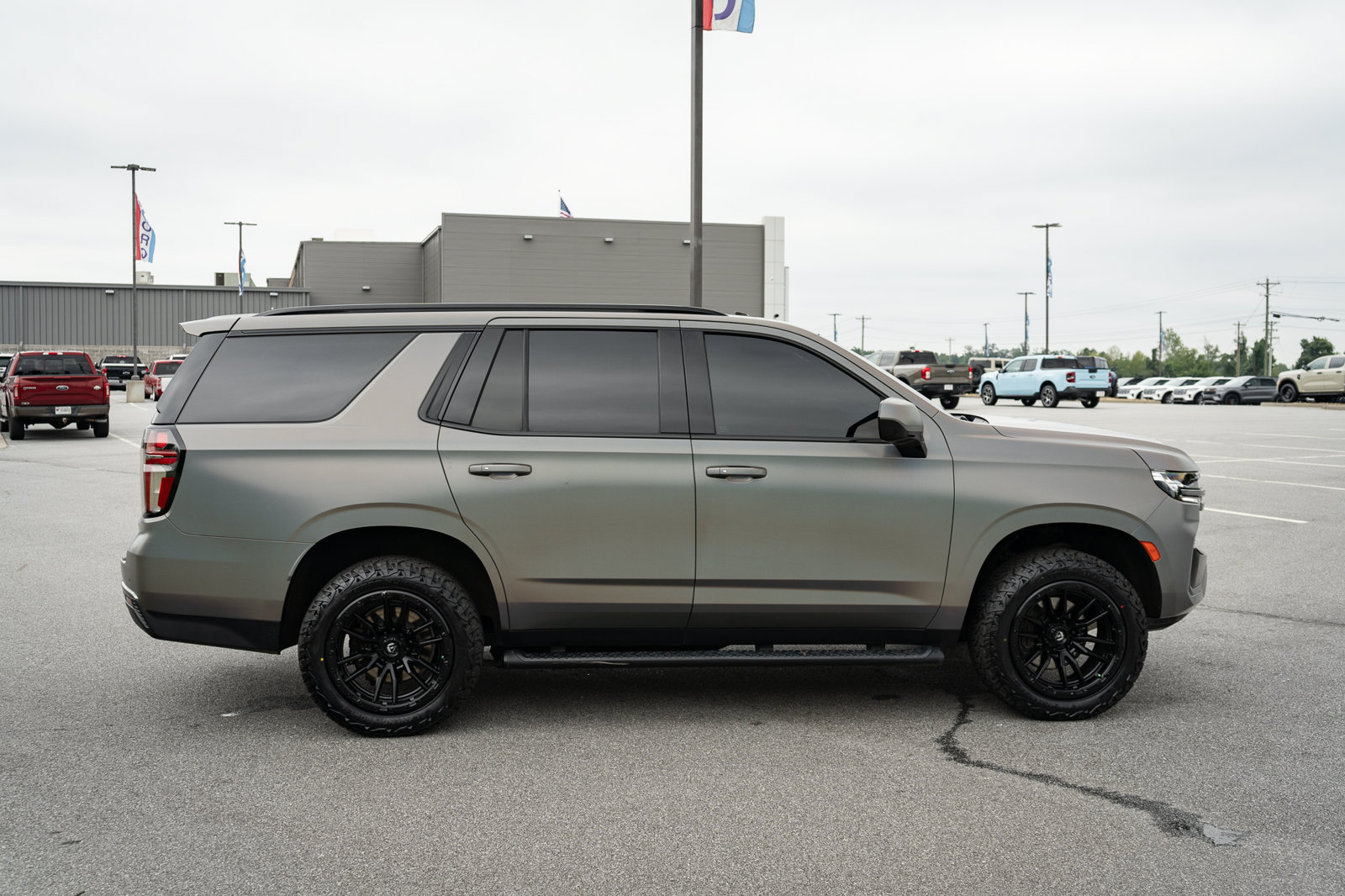 Used 2021 Chevrolet Tahoe Z71 AWD/4WD image 11