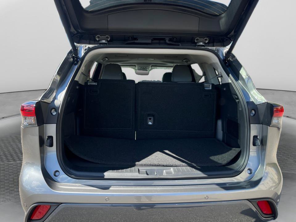 New 2026 Toyota Highlander Limited AWD/4WD image 17