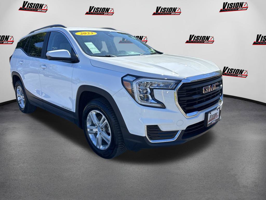 Used 2023 GMC Terrain SLE w/ Driver Convenience Package AWD/4WD image 3