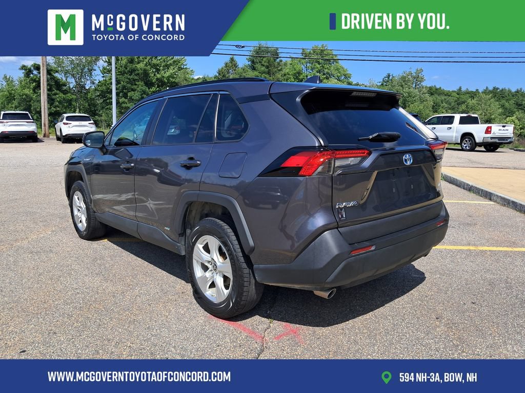 Used 2021 Toyota RAV4 LE AWD/4WD image 3