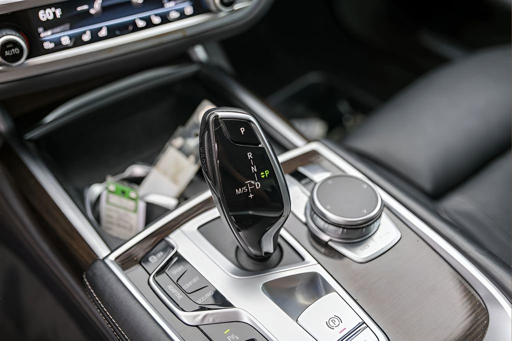 Used 2020 BMW 740i RWD image 20