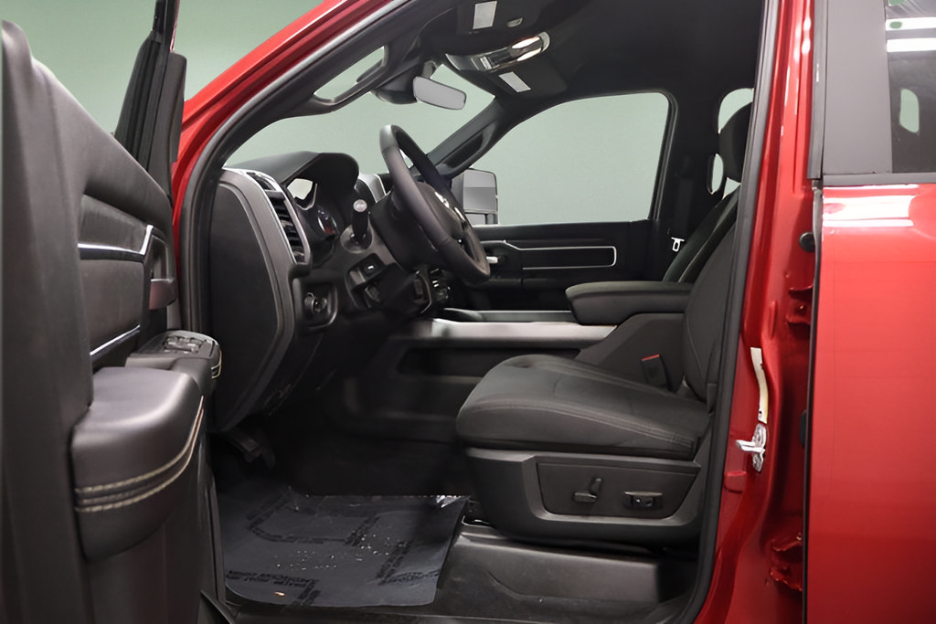 New 2026 RAM 2500 Big Horn AWD/4WD image 11
