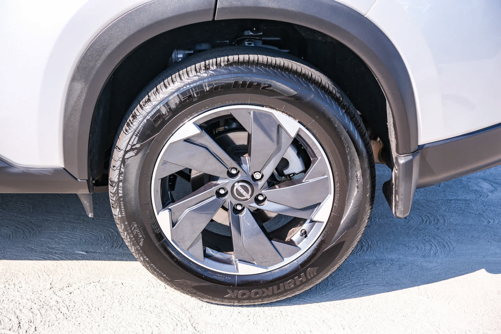 Used 2025 Nissan Rogue SV AWD/4WD image 9