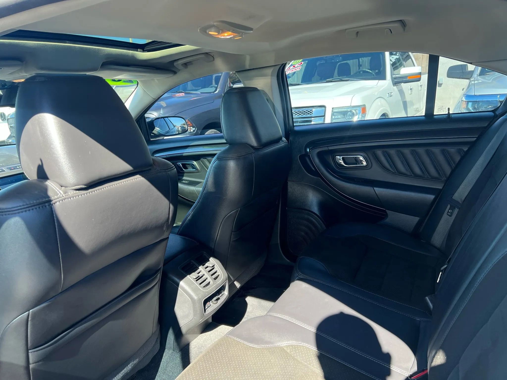 Used 2011 Ford Taurus SHO image 10