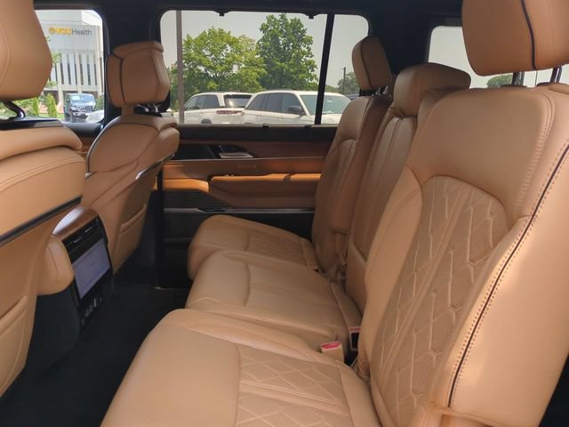 Used 2022 Jeep Grand Wagoneer Series III w/ Flexible Seating Group AWD/4WD image 14