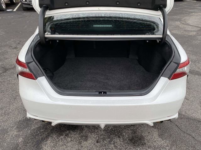 Used 2018 Toyota Camry XSE image 12