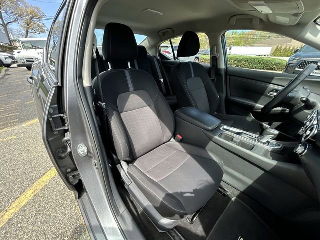 Certified 2022 Nissan Sentra SV FWD image 24