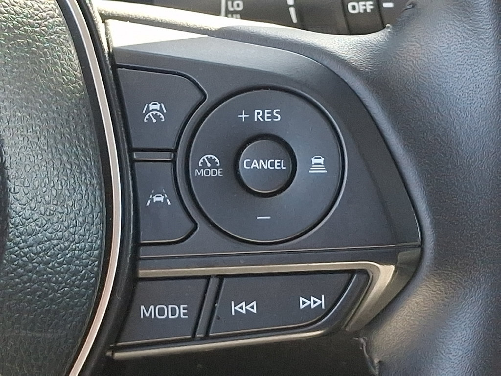 Certified 2026 Toyota Corolla Cross LE FWD image 28