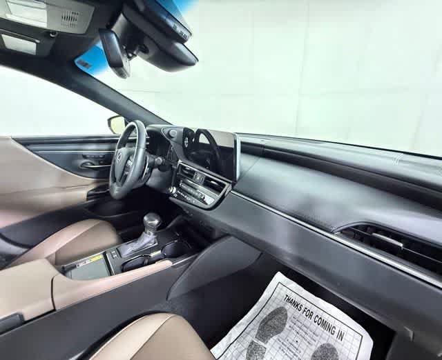 Used 2025 Lexus ES 300h w/ Premium Package FWD image 33