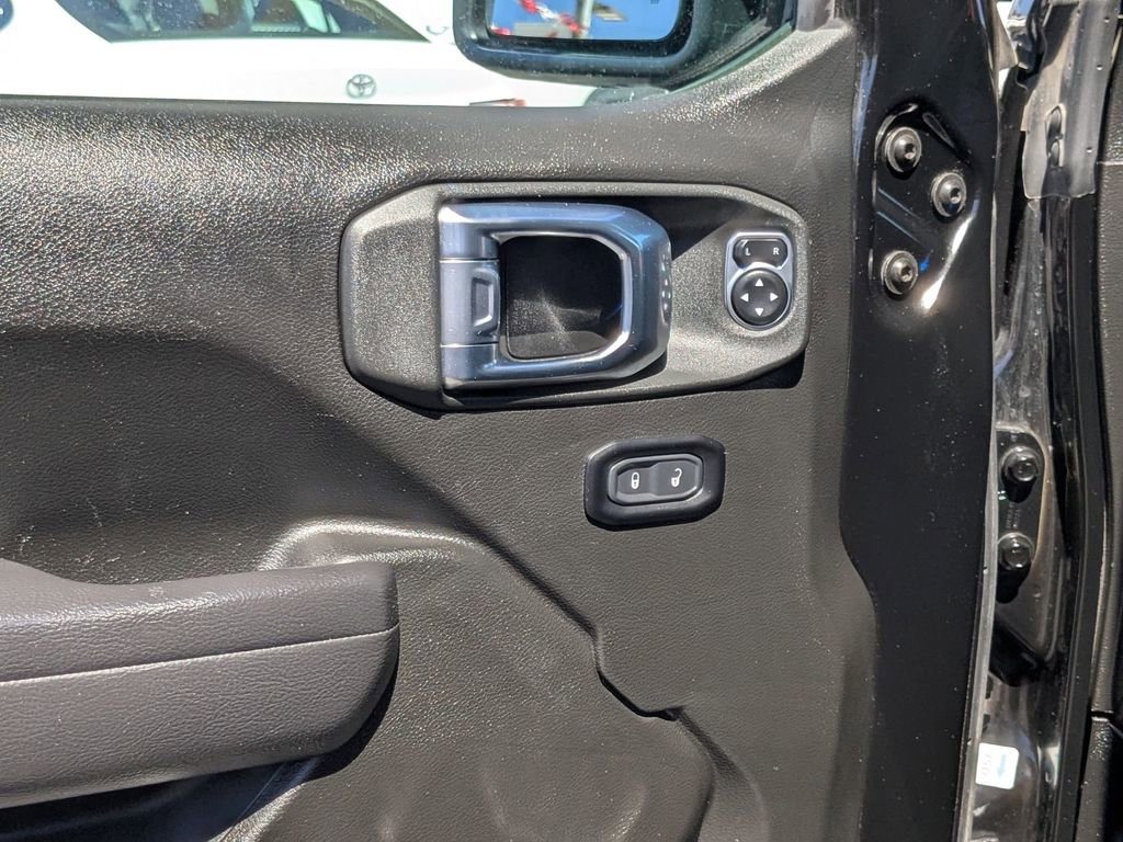 Used 2025 Jeep Wrangler Unlimited Rubicon image 15