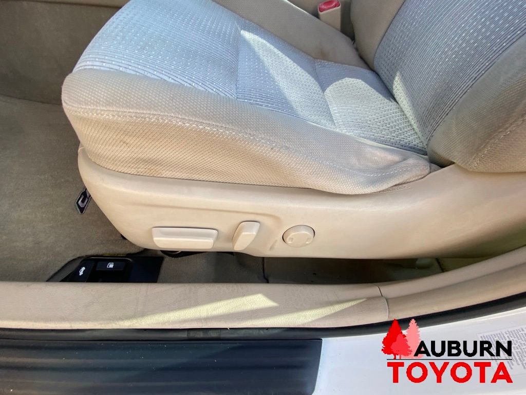 Used 2012 Toyota Camry XLE FWD image 30