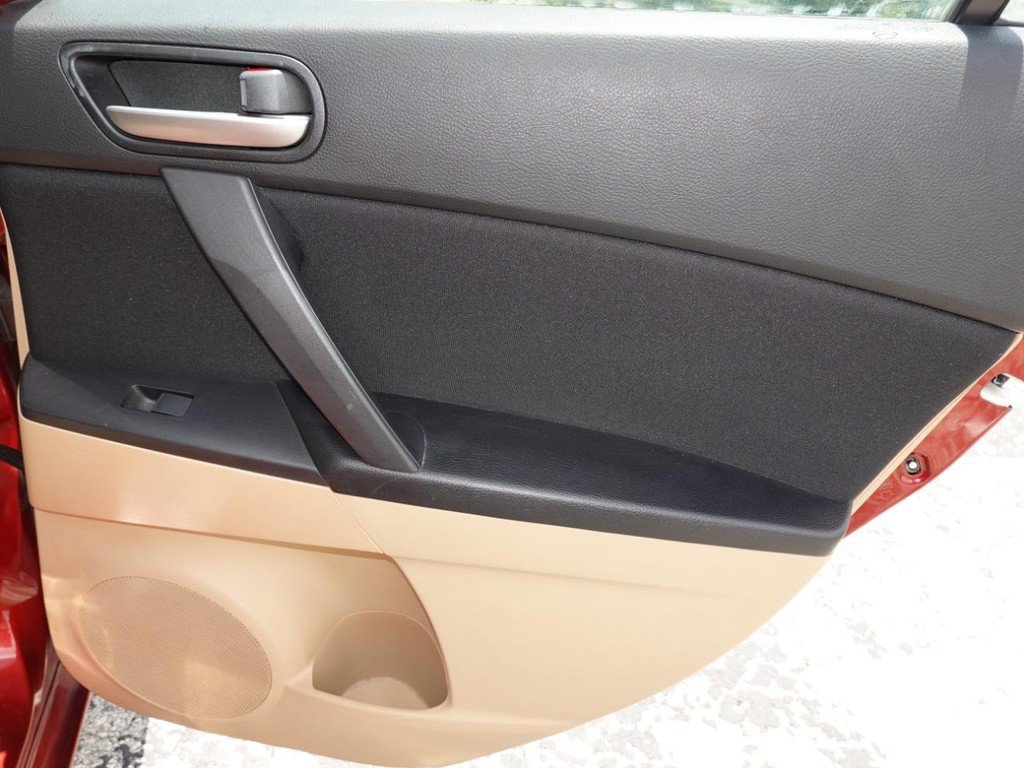Used 2010 MAZDA MAZDA3 i Touring FWD image 23