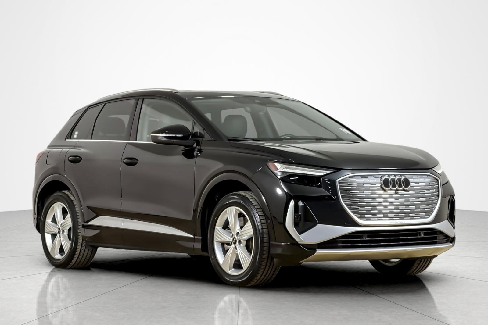 Certified 2023 Audi Q4 e-tron Premium Plus w/ Premium Plus AWD/4WD image 7