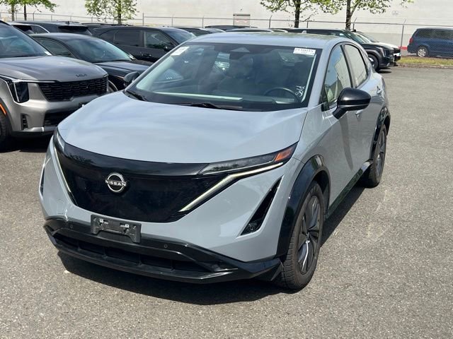 Used 2023 Nissan Ariya AWD image 3