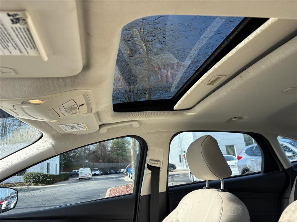 Used 2016 Ford Focus Titanium w/ Titanium Technology Package image 13