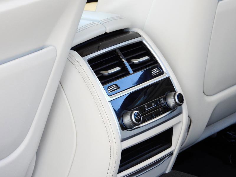 Used 2021 BMW 740i w/ Premium Package image 46