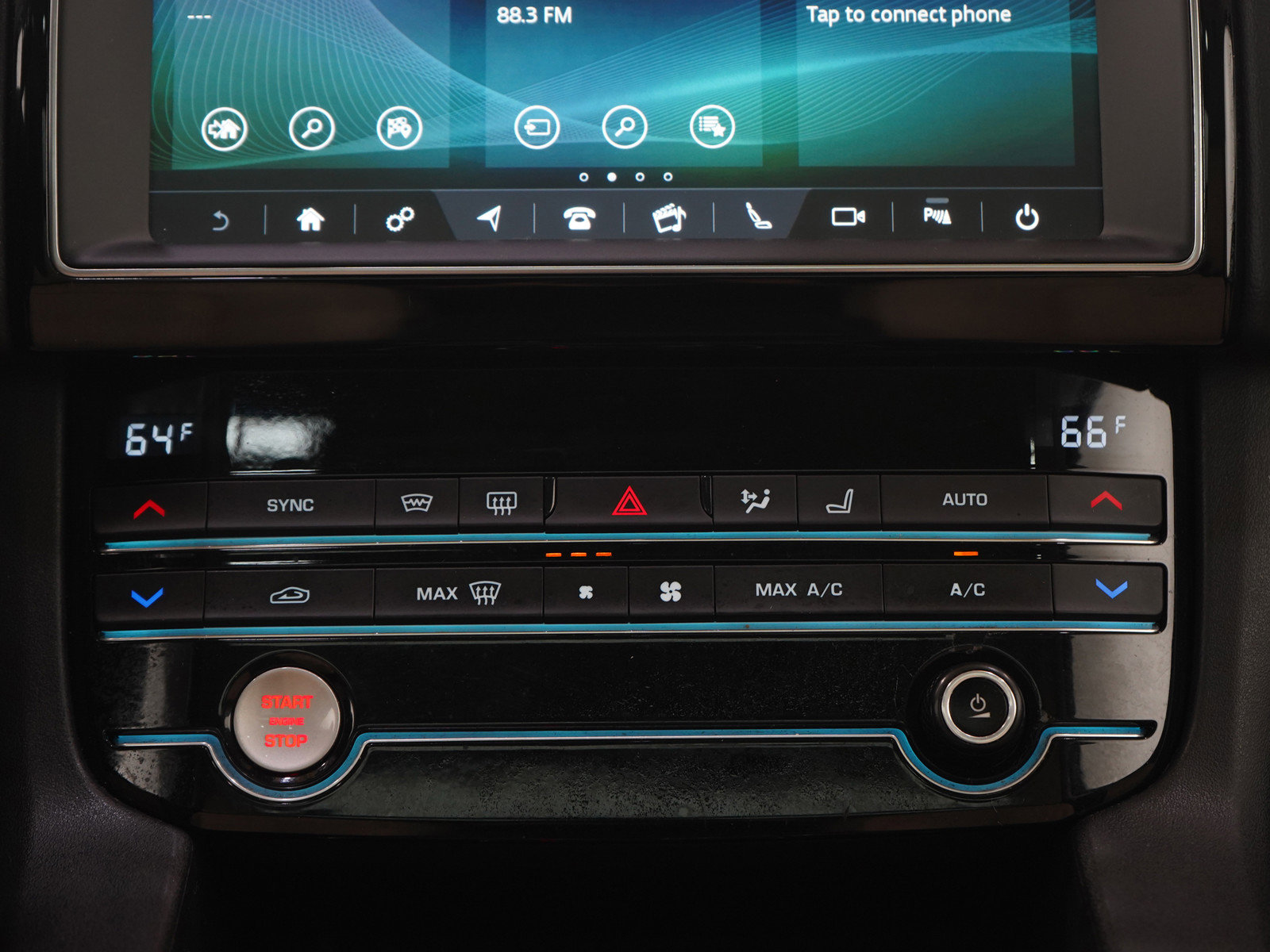 Used 2020 Jaguar F-PACE Premium image 15