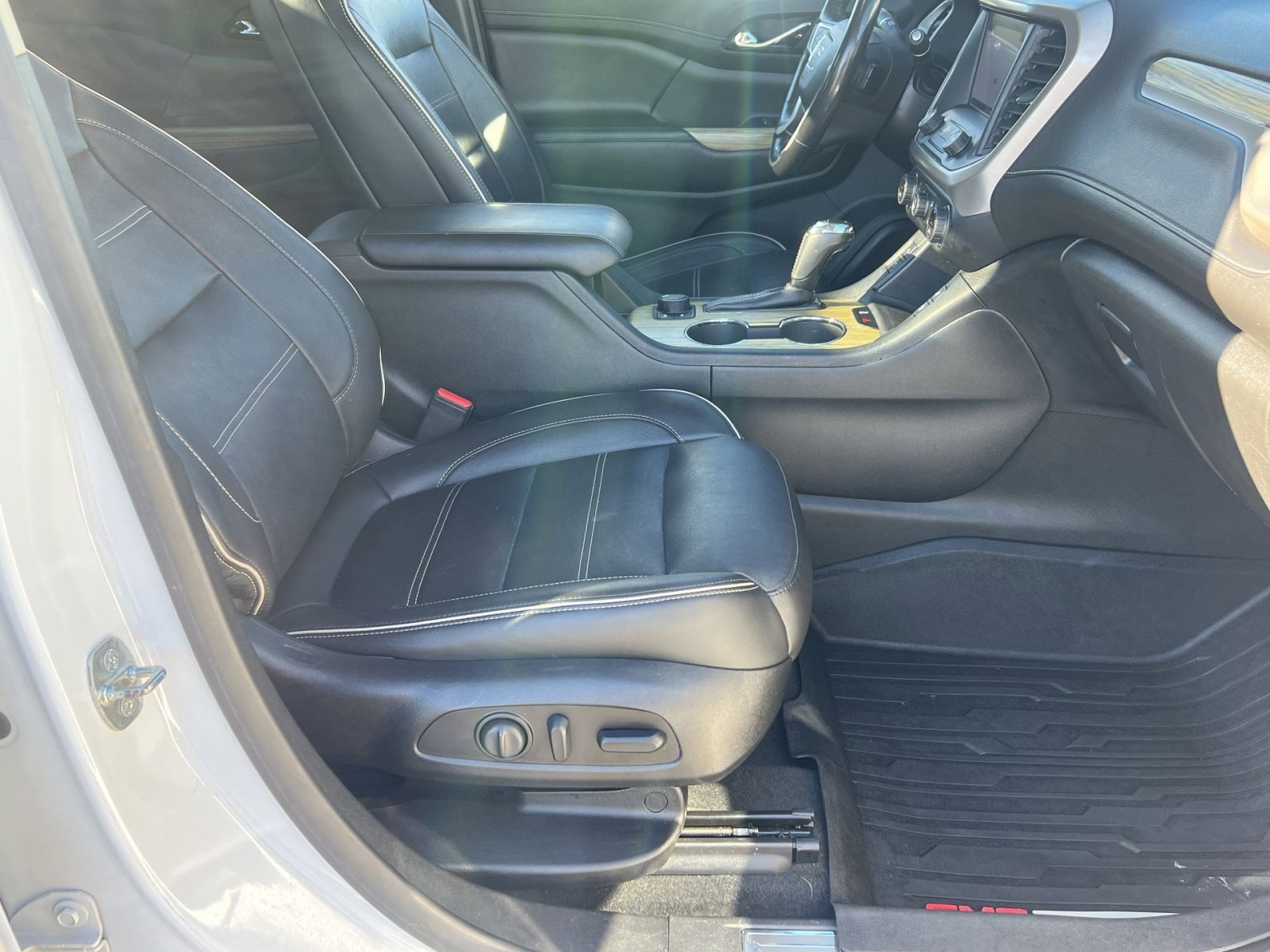 Used 2019 GMC Acadia Denali w/ Technology Package image 30