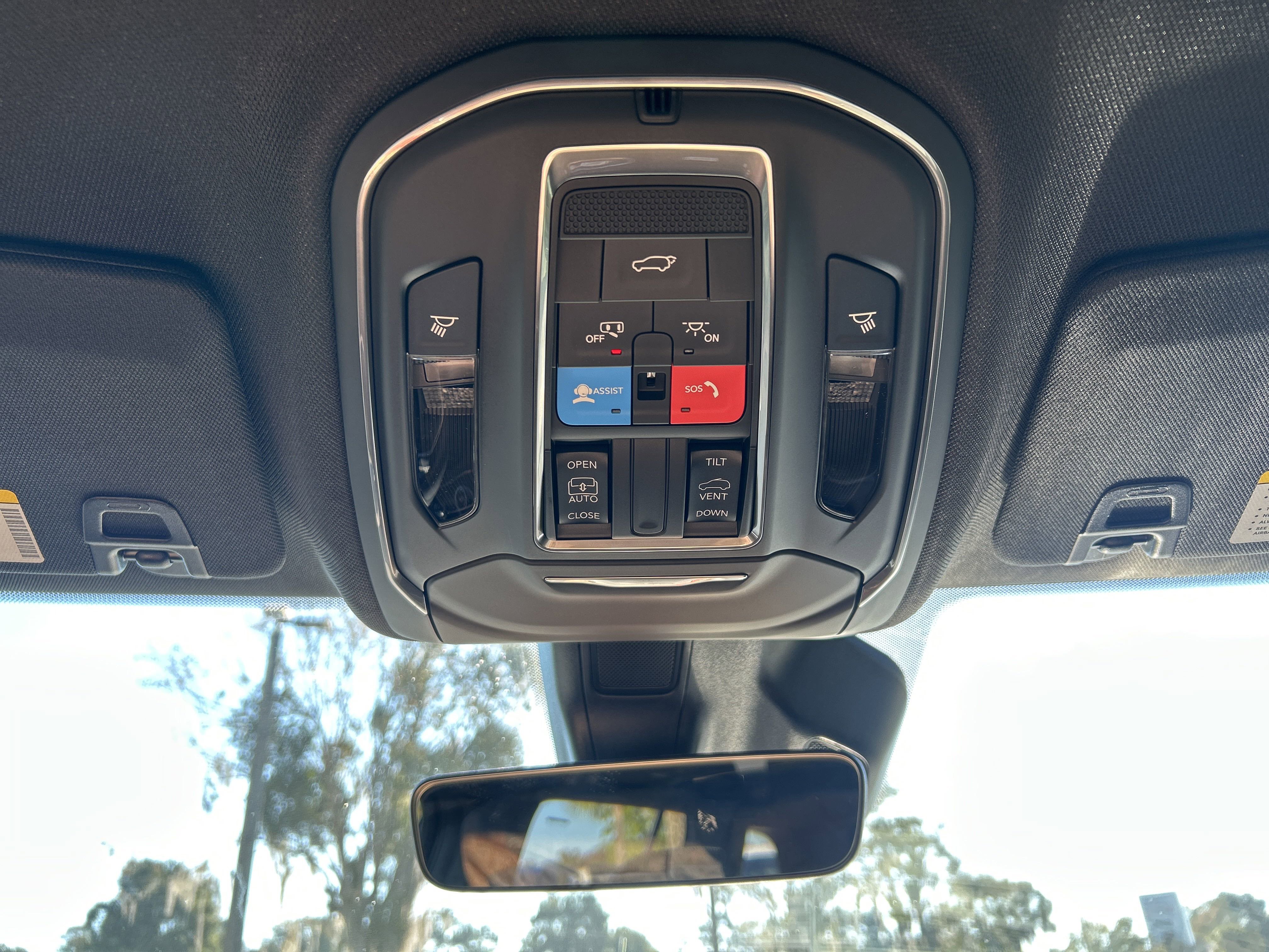 New 2025 Jeep Grand Cherokee Laredo image 29