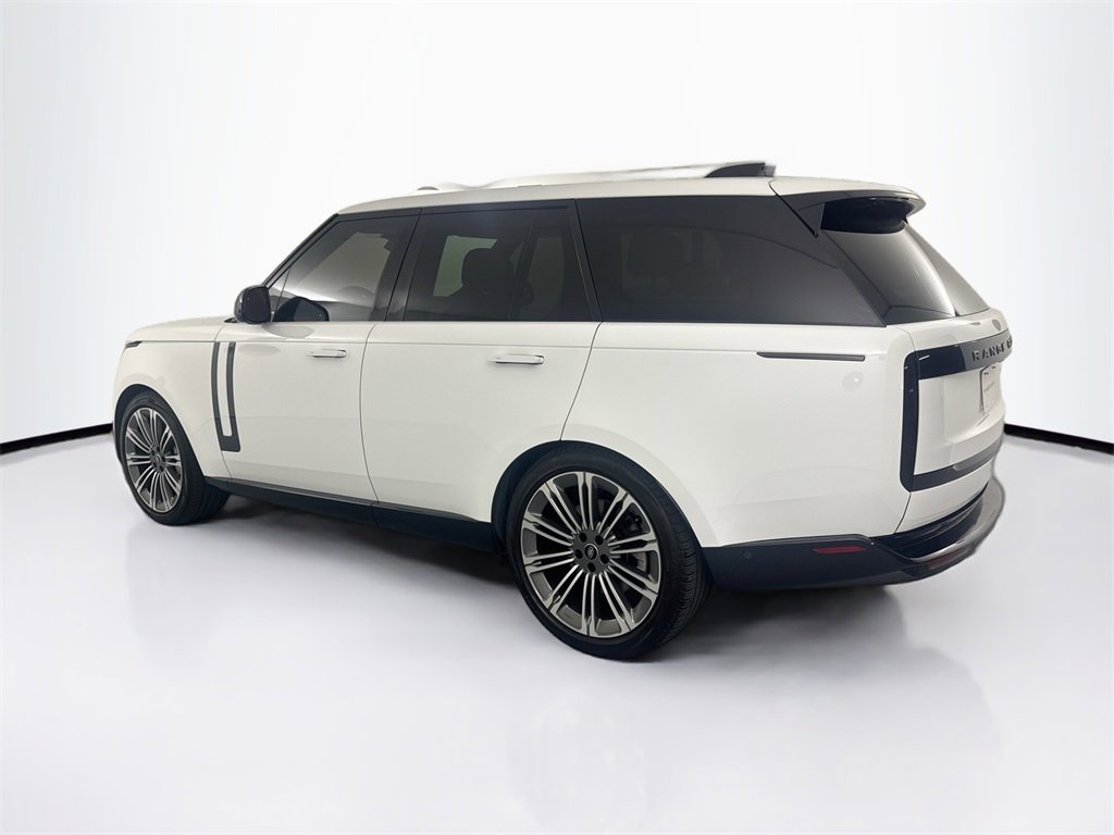 Used 2023 Land Rover Range Rover SE image 7