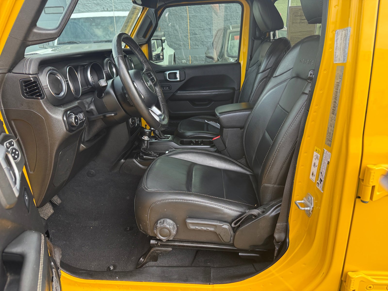 Used 2019 Jeep Wrangler Unlimited Sahara w/ Uconnect 4C Nav & Sound Group image 12