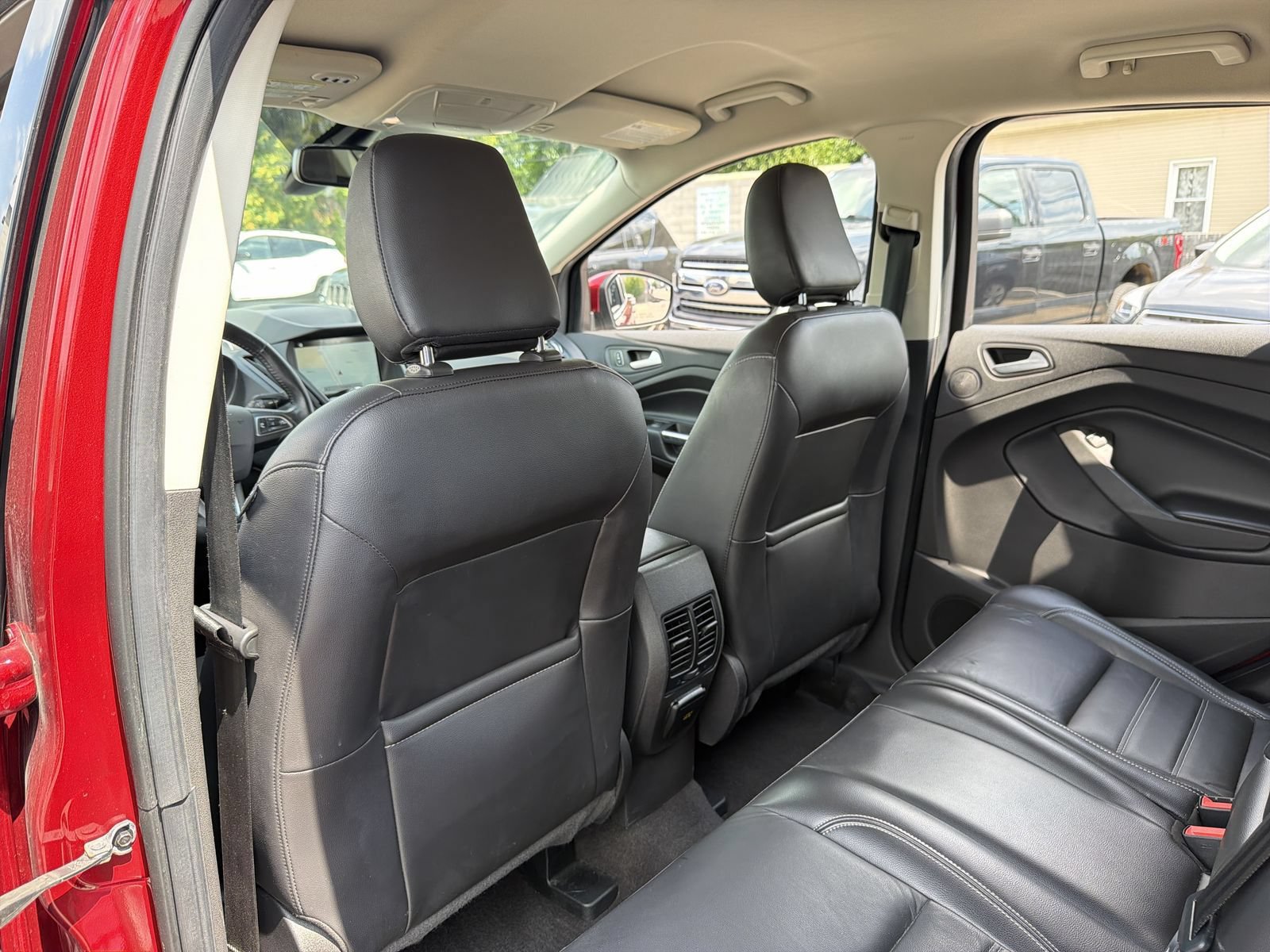 Used 2019 Ford Escape Titanium AWD/4WD image 20
