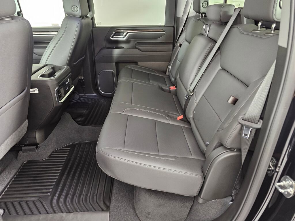 Used 2025 Chevrolet Silverado 3500 LTZ w/ LTZ Plus Package image 34