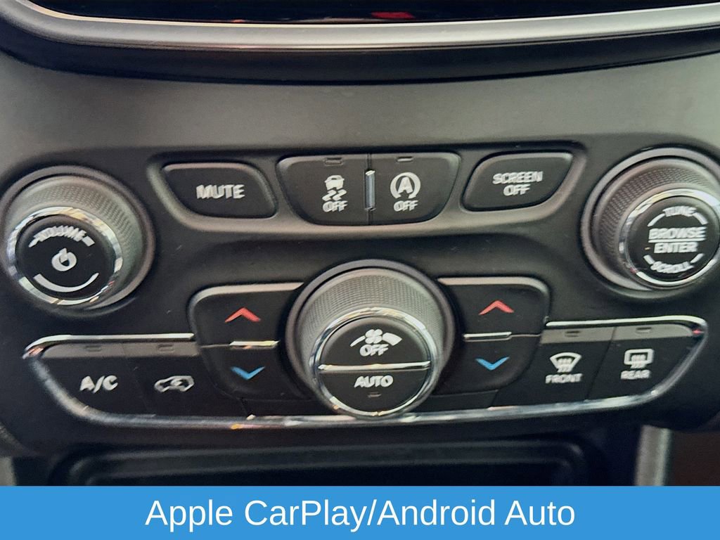 Used 2020 Jeep Cherokee Limited image 18