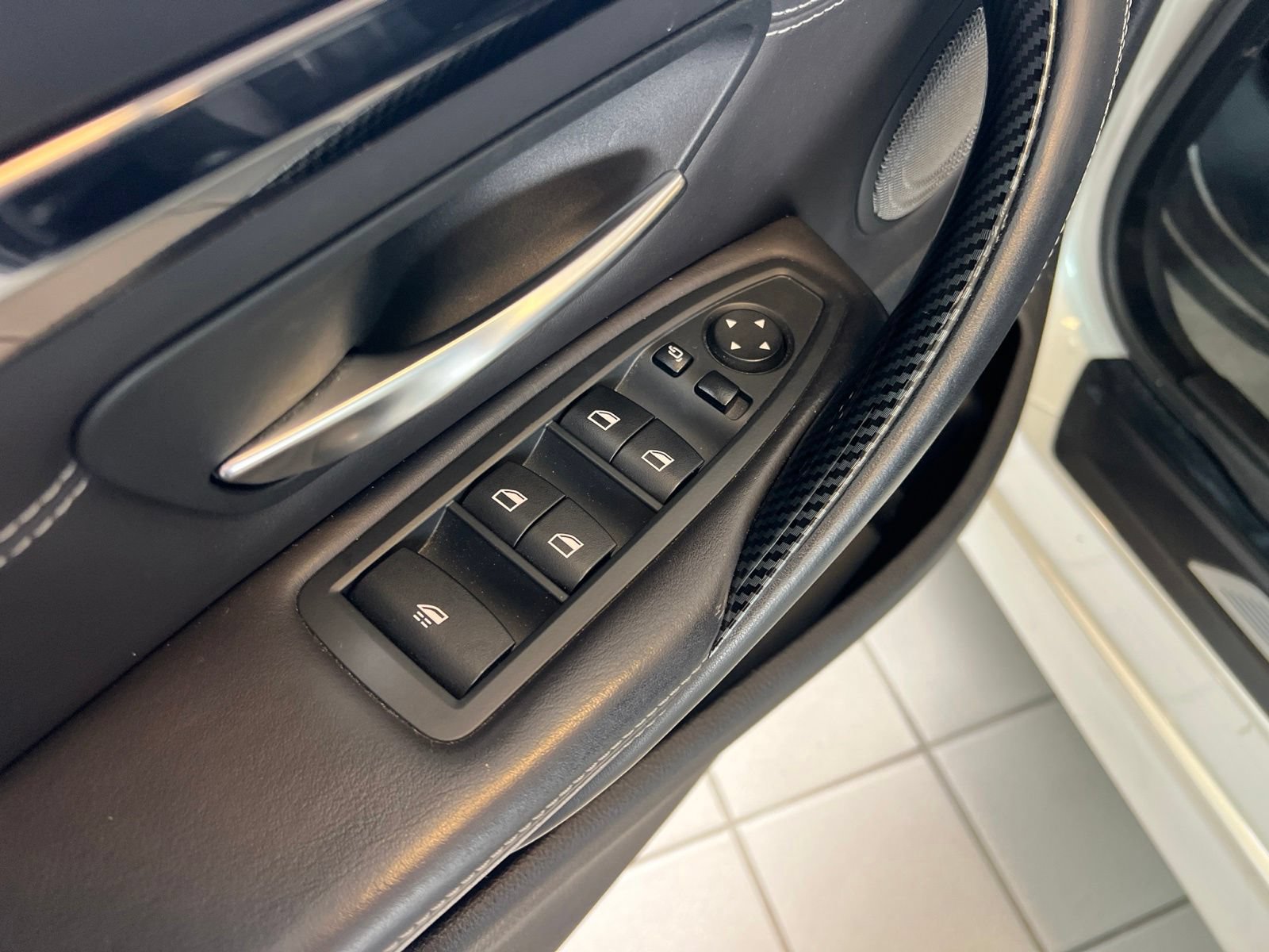 Used 2016 BMW M4 Convertible RWD image 32