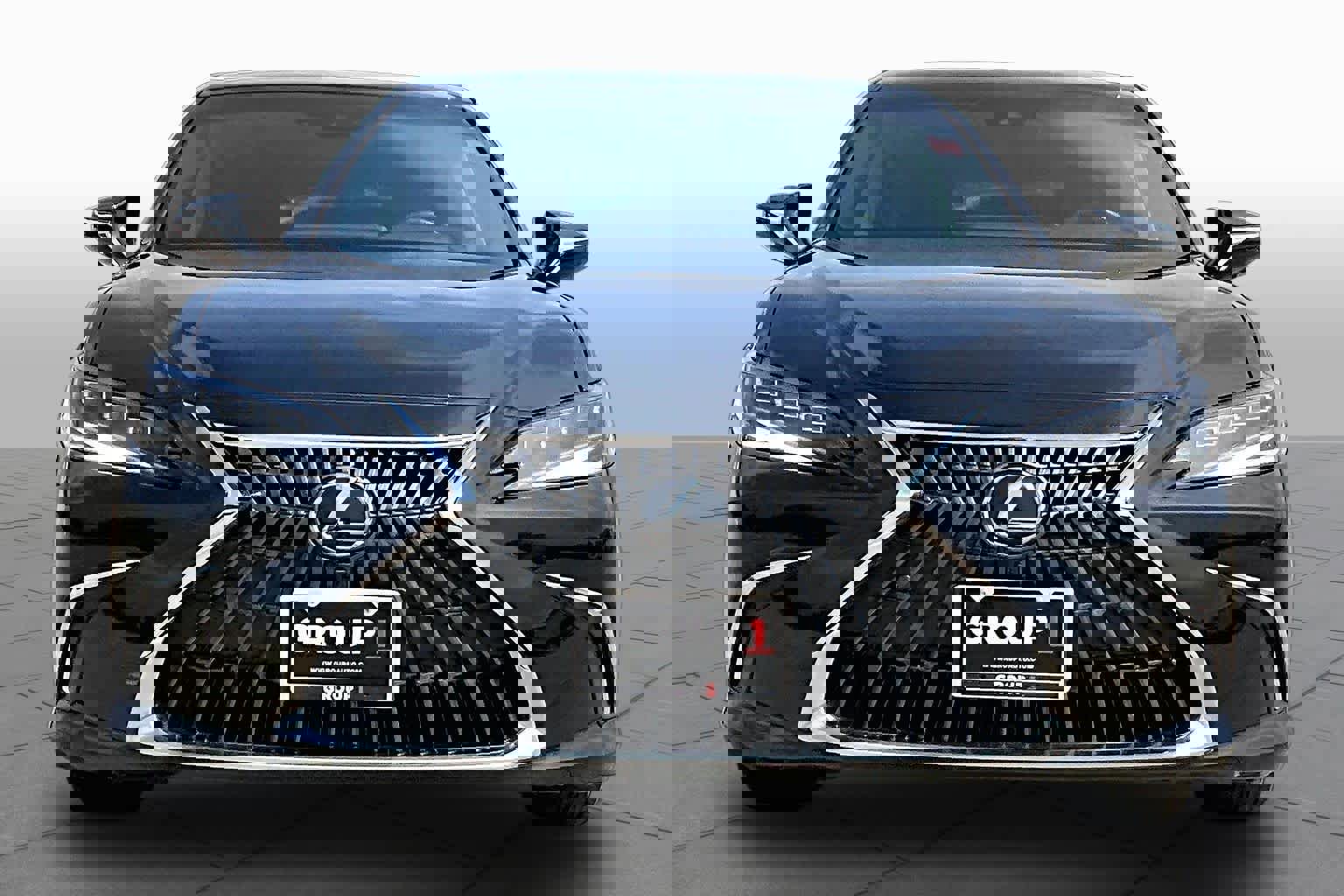 Used 2023 Lexus ES 350 Ultra Luxury w/ Accessory Package (Z2) FWD image 4