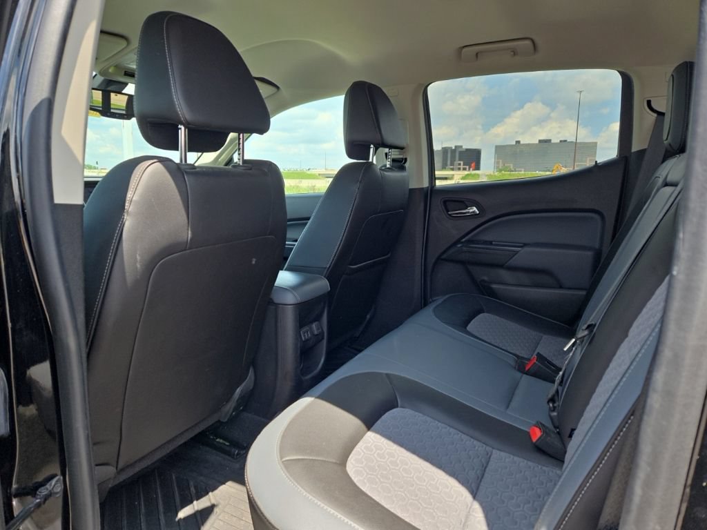Used 2018 Chevrolet Colorado Z71 w/ Z71 Midnight Edition AWD/4WD image 13