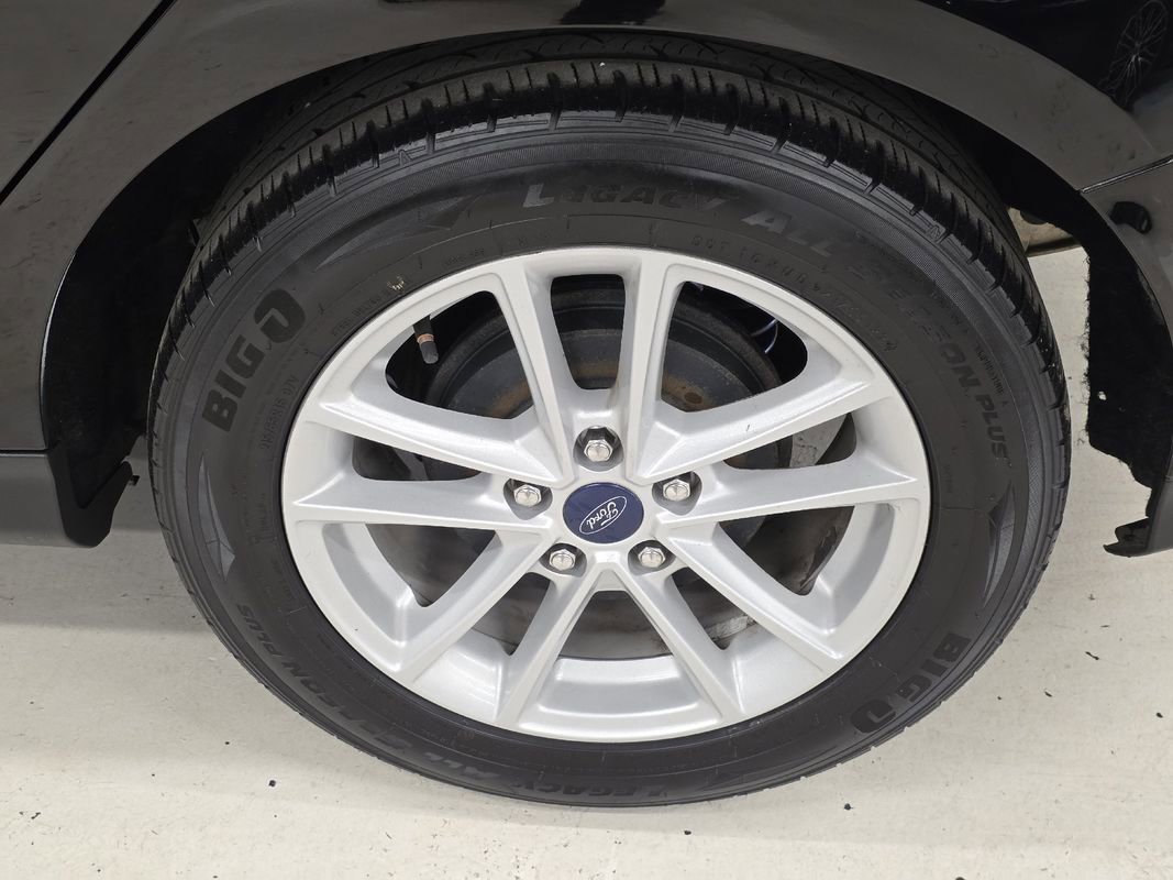 Used 2018 Ford Focus SE w/ Cold Weather Package FWD image 47
