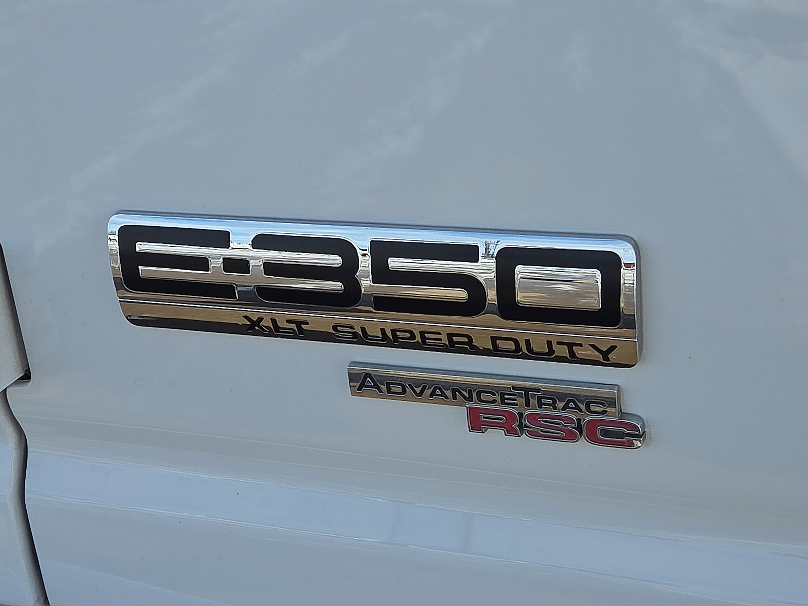 Used 2014 Ford E-350 and Econoline 350 XLT image 9