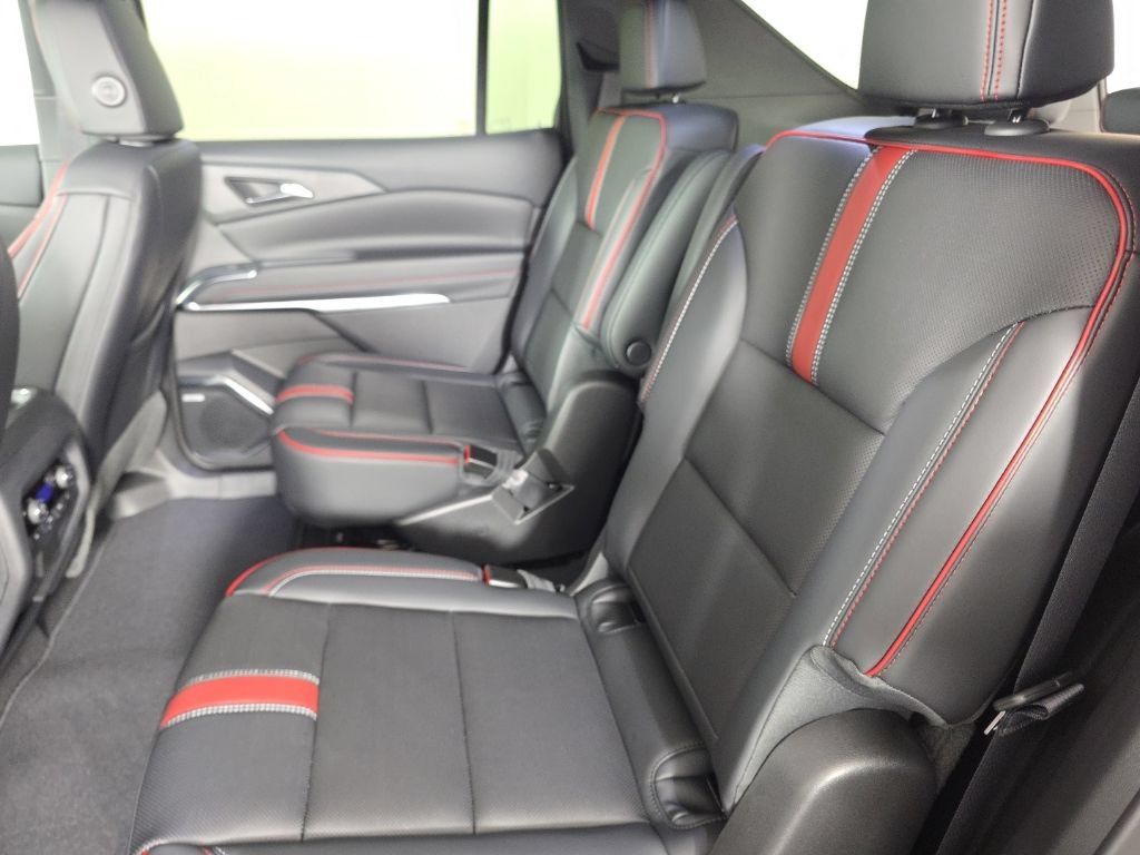 New 2027 Chevrolet Traverse RS w/ LPO, Floor Liner Package FWD image 29