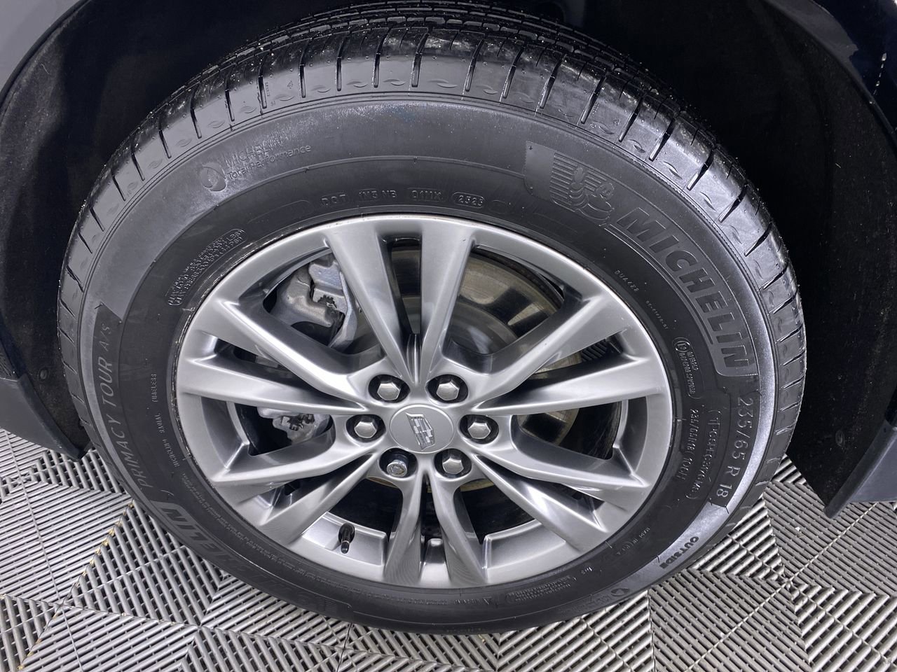 Certified 2023 Cadillac XT5 Premium Luxury w/ LPO, Floor Liner Package image 17