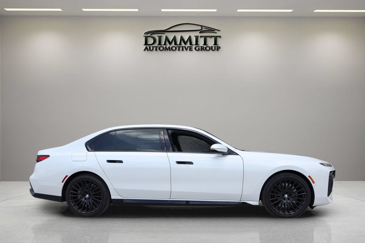 Used 2025 BMW 760i xDrive w/ Executive Package AWD/4WD image 6